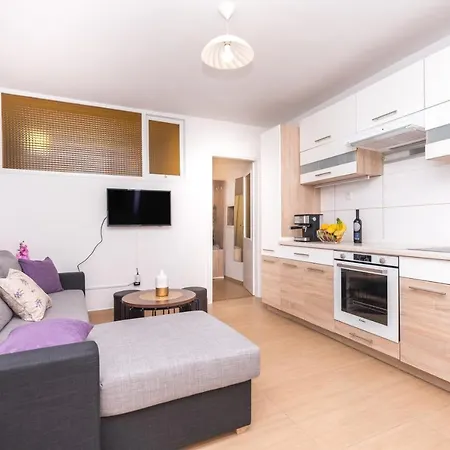 Anamari Apartmán *