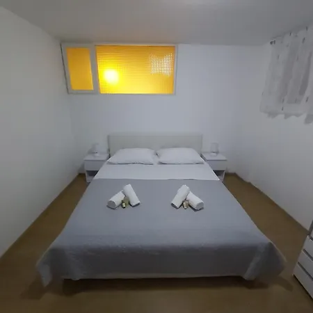 Anamari Apartman *